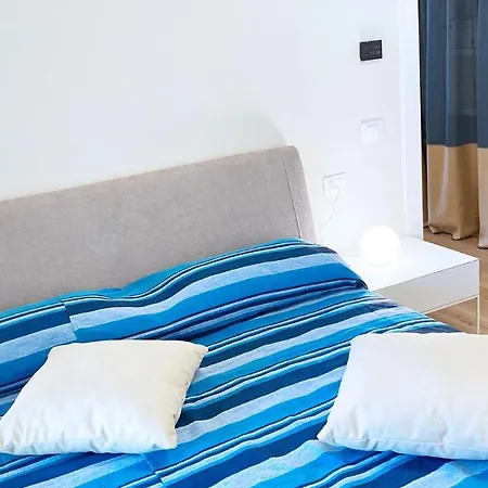 Fronte Mare - Argonautivacanze Apartmán *